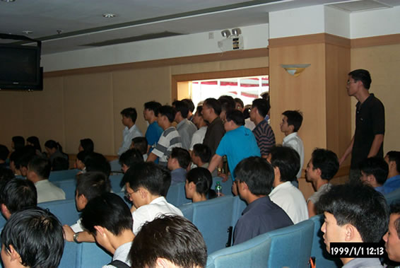 2001-10-21-4-2.jpg