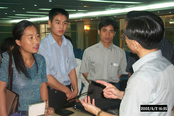 2002-6-2-5-2.jpg